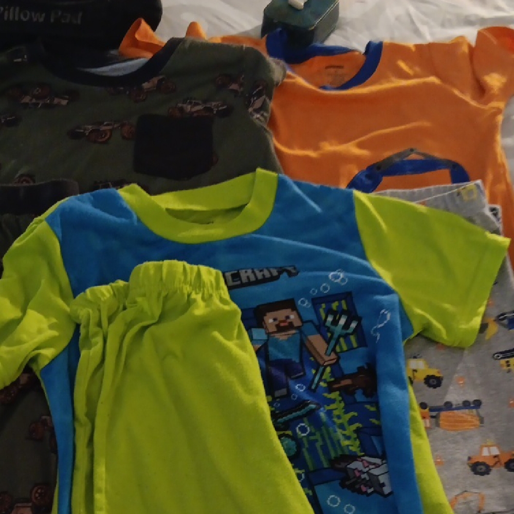 Kids Graphic Pajama Set